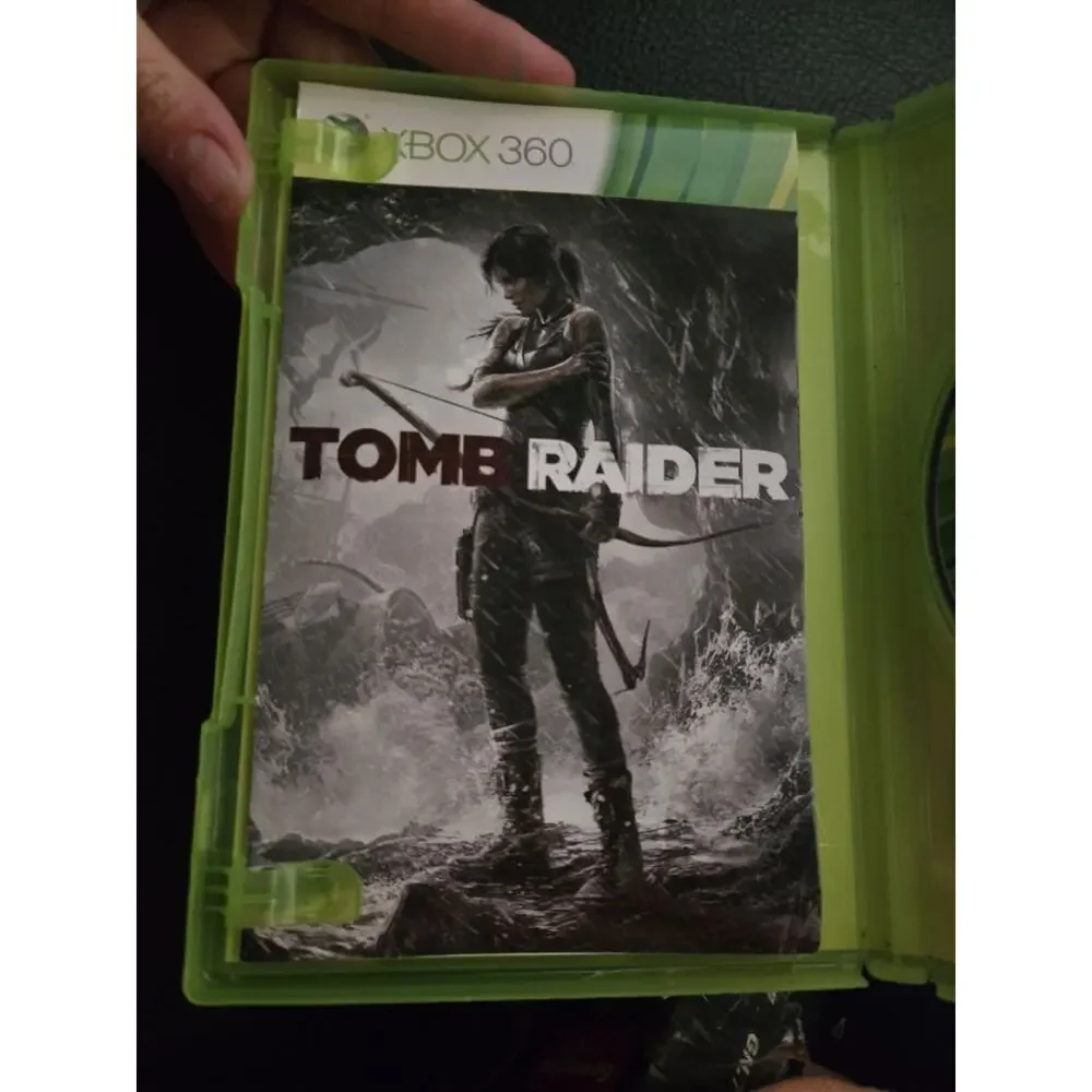 Tomb Raider Xbox 360 2013 Square Enix Lara Croft Complete w/ Case